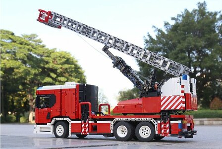 Mould King 17022 Brandweerauto