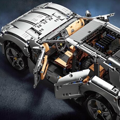 TGL T5041 SUV - Rearing Horse